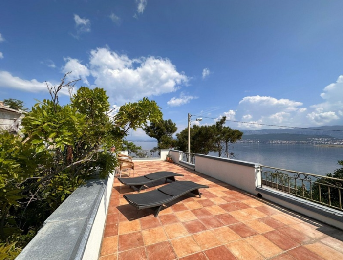 Image No.22-3 Bed Property for sale