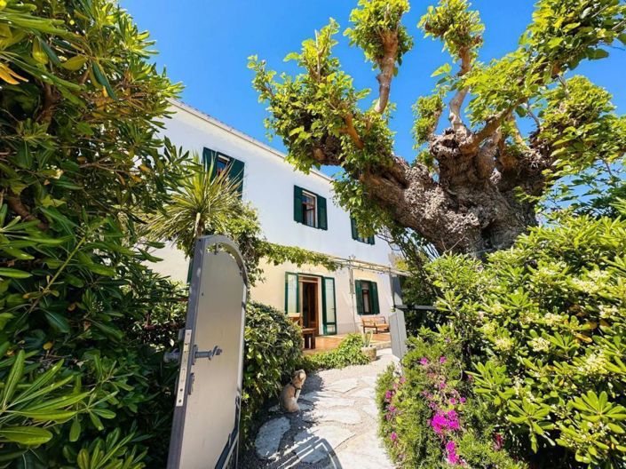 Image No.7-3 Bed Property for sale