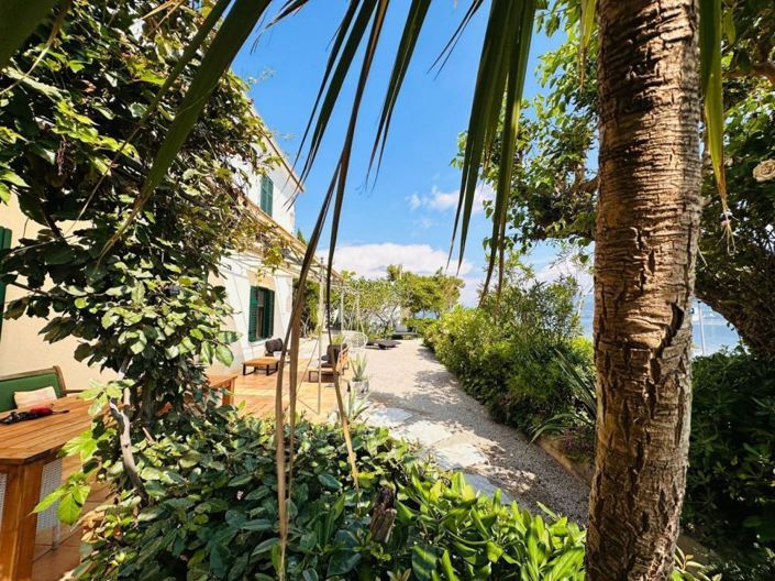 Image No.8-3 Bed Property for sale