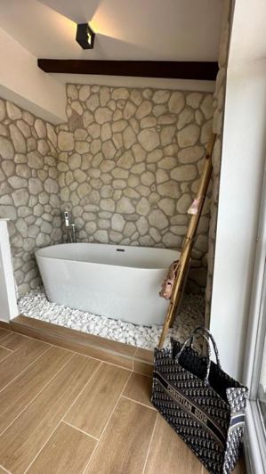 Image No.22-4 Bed Property for sale