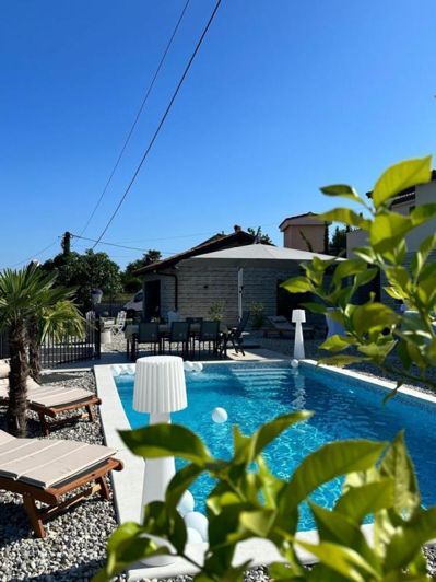 Image No.4-4 Bed Property for sale