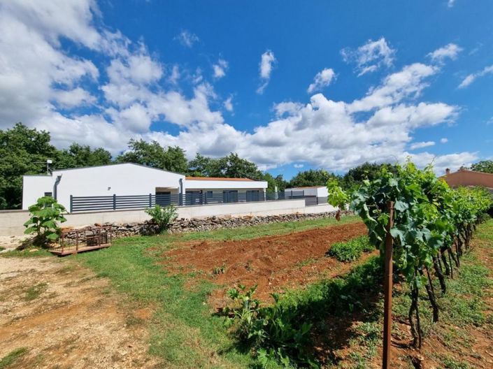 Image No.16-3 Bed Property for sale