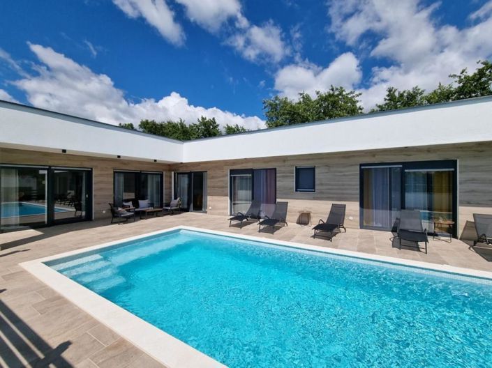 Image No.2-3 Bed Property for sale