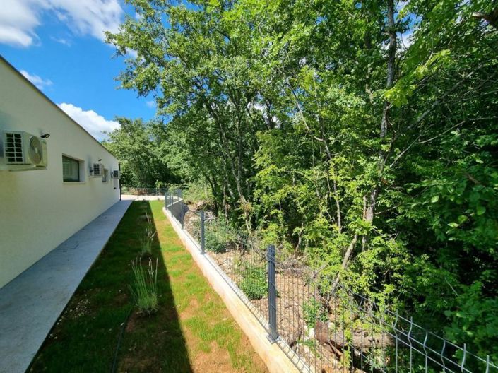 Image No.21-3 Bed Property for sale