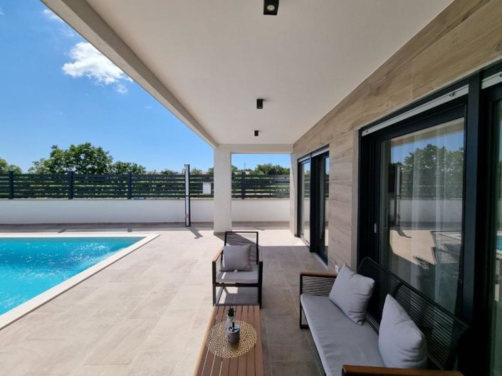 Image No.5-3 Bed Property for sale