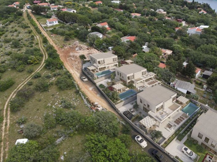 Image No.7-4 Bed Property for sale