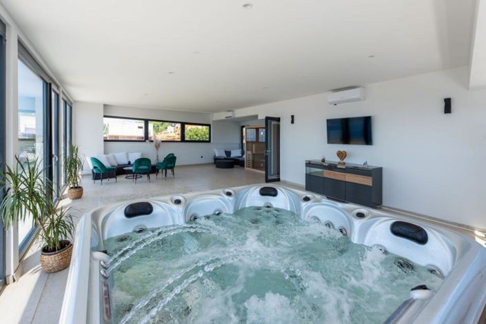 Image No.9-4 Bed Property for sale