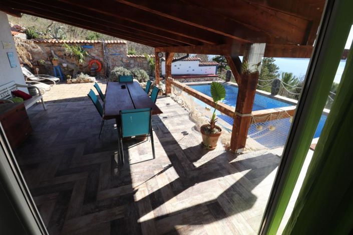 Image No.17-2 Bed Property for sale