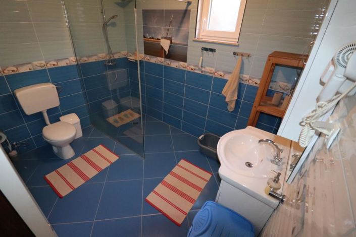 Image No.18-2 Bed Property for sale