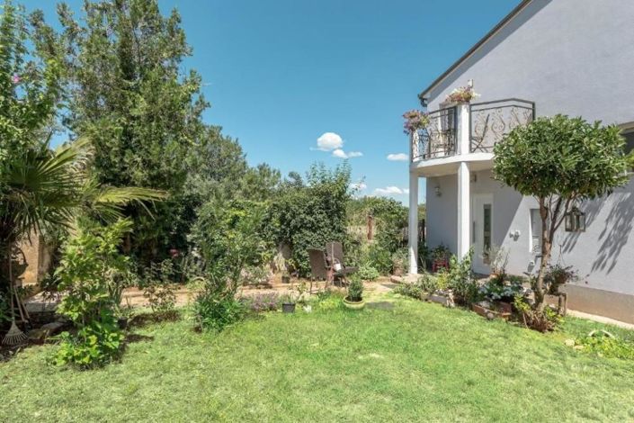 Image No.1-Propriété de 8 chambres à vendre à Croatie