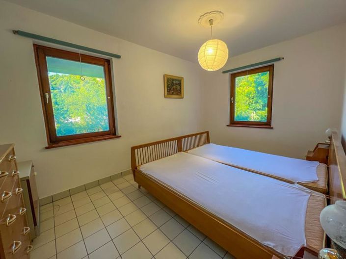 Image No.23-8 Bed Property for sale