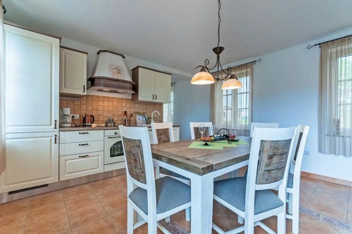 Image No.14-4 Bed Property for sale