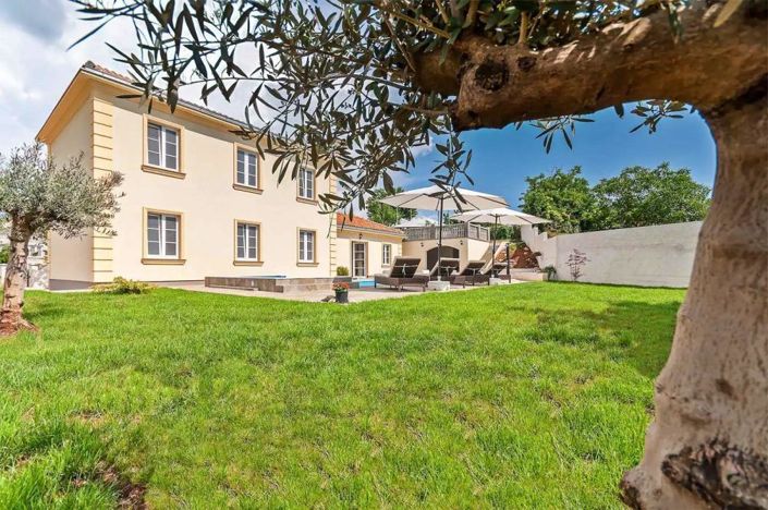 Image No.2-4 Bed Property for sale