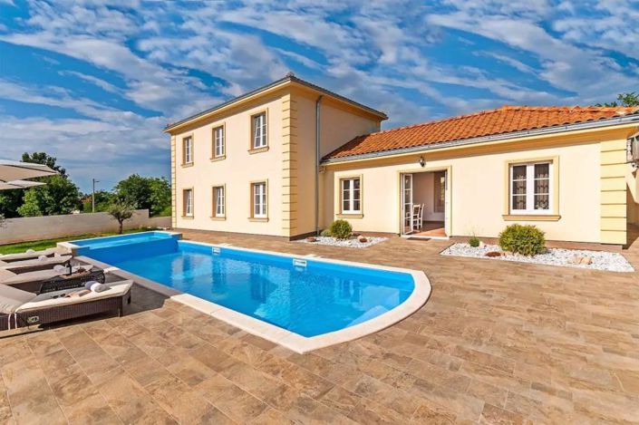 Image No.6-4 Bed Property for sale