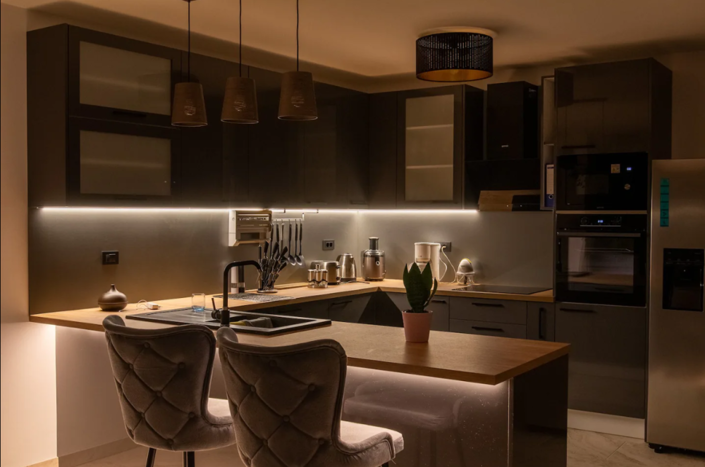 Image No.12-5 Bed Property for sale