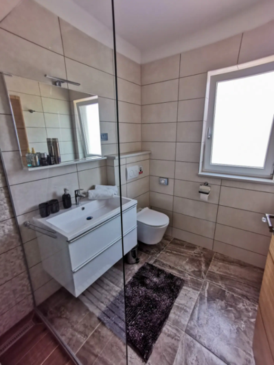 Image No.23-5 Bed Property for sale