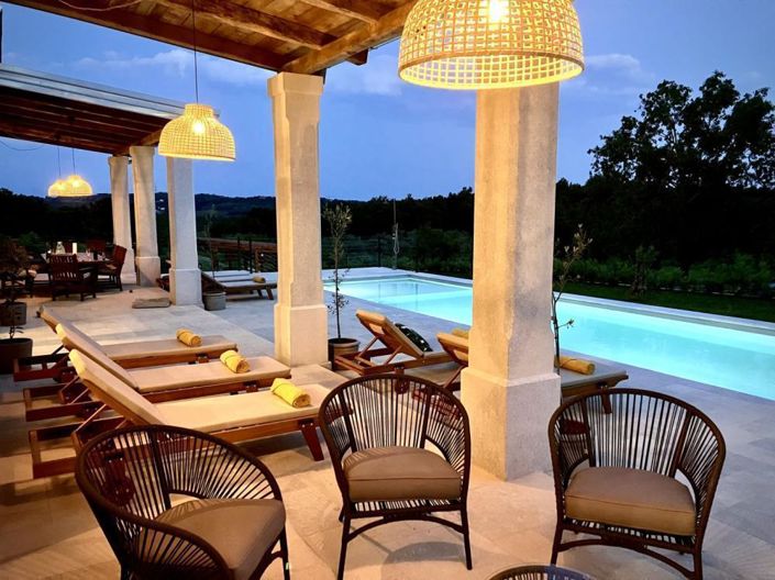 Image No.22-5 Bed Property for sale