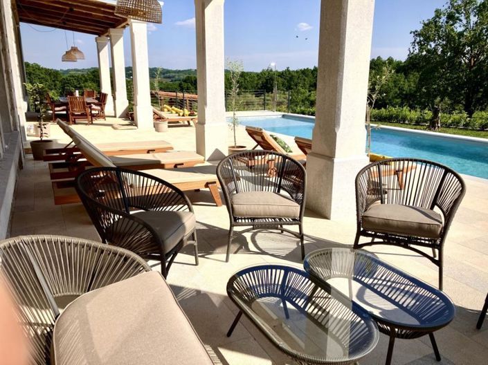 Image No.5-5 Bed Property for sale