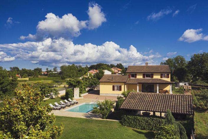 Image No.4-8 Bed Property for sale