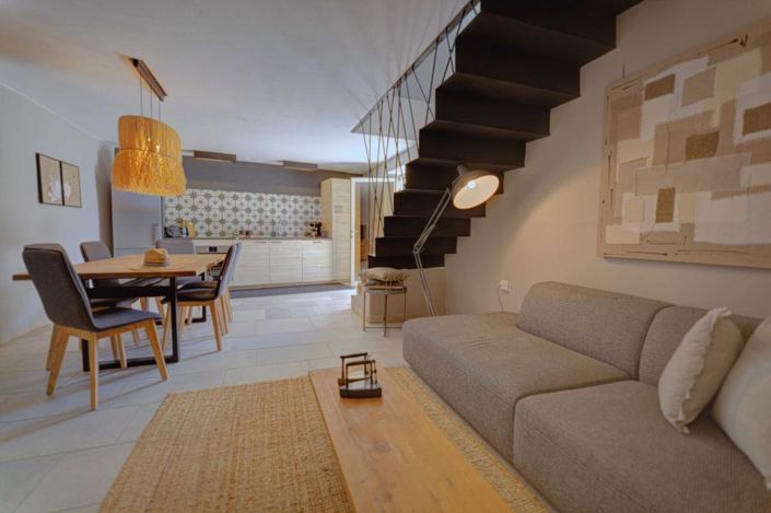 Image No.8-3 Bed Property for sale