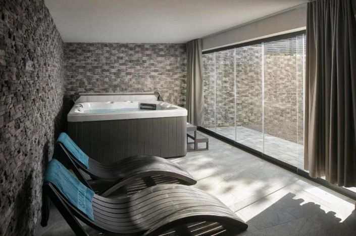 Image No.5-10 Bed Property for sale