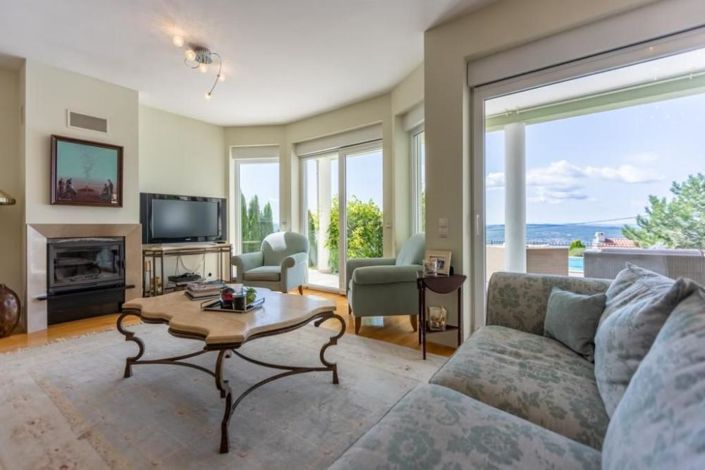 Image No.18-5 Bed Property for sale