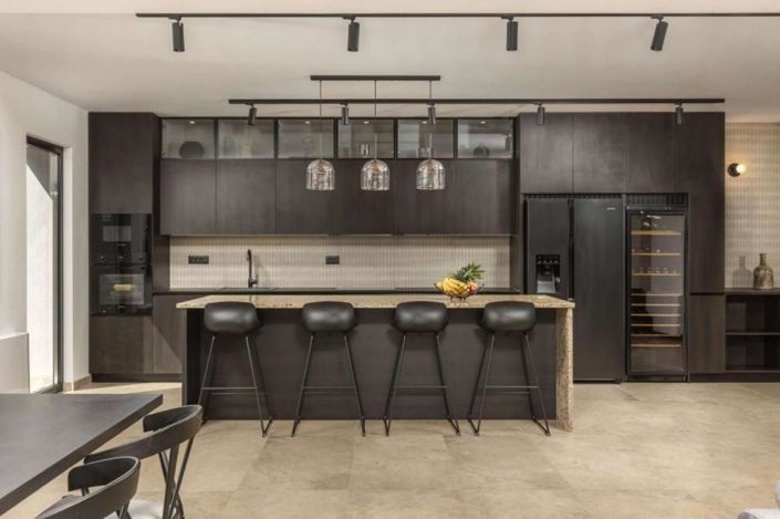 Image No.8-4 Bed Property for sale