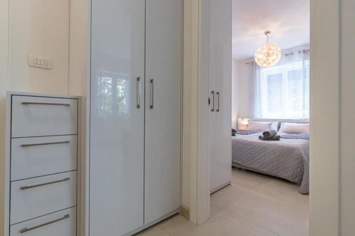 Image No.18-9 Bed Property for sale