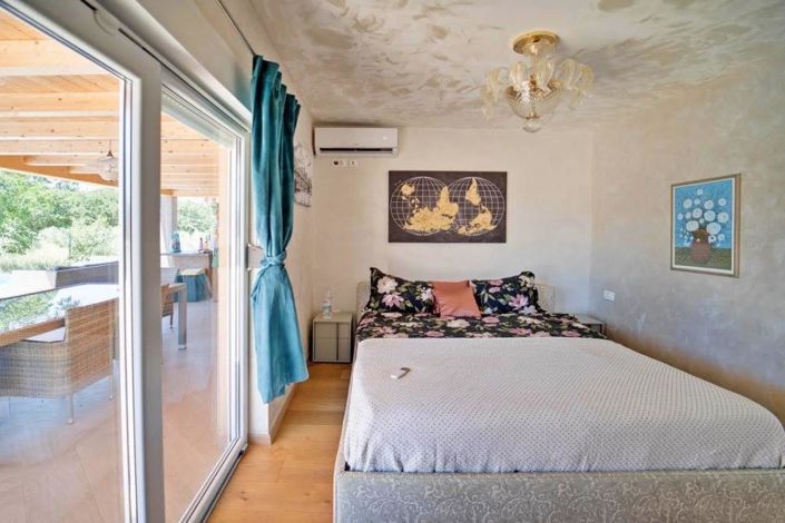 Image No.13-2 Bed Property for sale