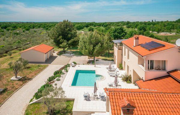 Image No.2-4 Bed Property for sale