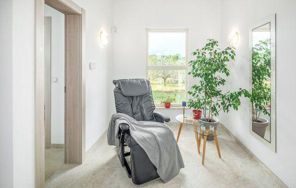 Image No.5-4 Bed Property for sale