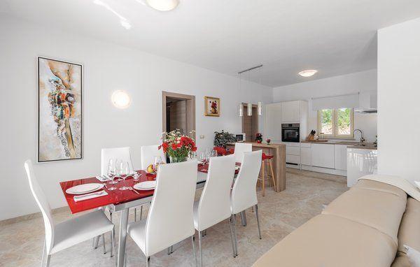 Image No.8-Propriété de 4 chambres à vendre à Vodnjan