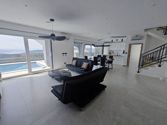 Image No.14-3 Bed Property for sale