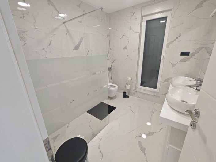 Image No.22-3 Bed Property for sale