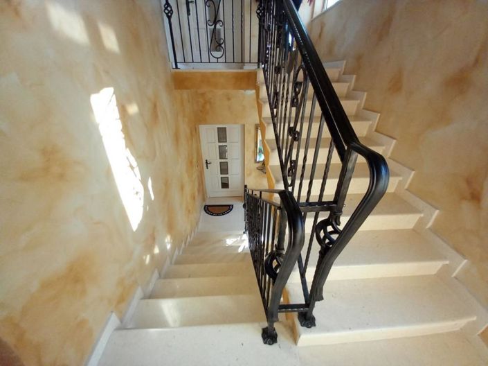 Image No.20-11 Bed Property for sale