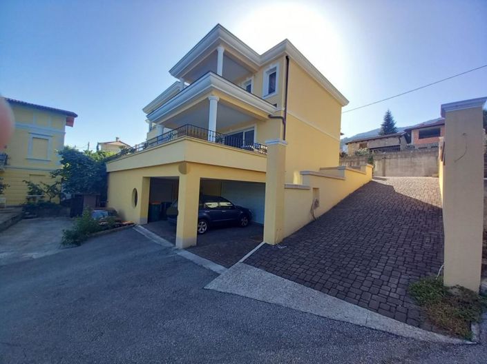 Image No.6-Propriété de 11 chambres à vendre à Lovran