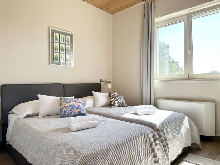 Image No.15-4 Bed Property for sale