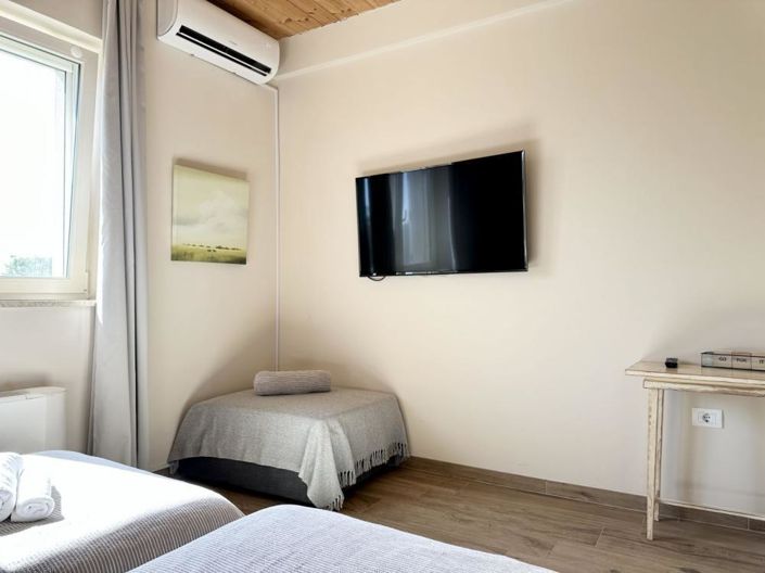 Image No.16-4 Bed Property for sale