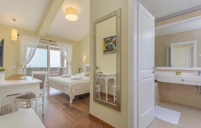 Image No.19-4 Bed Property for sale