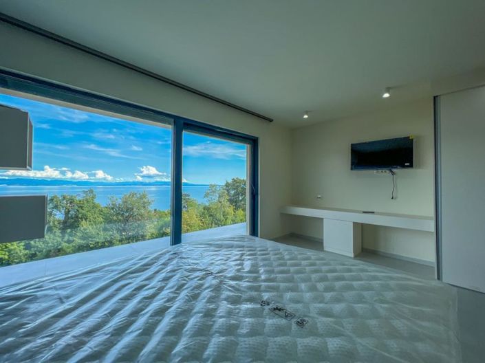 Image No.16-4 Bed Property for sale