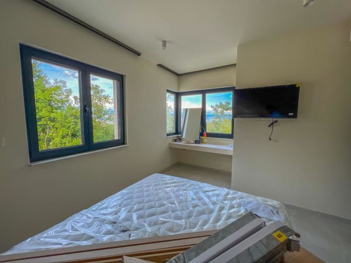 Image No.21-4 Bed Property for sale