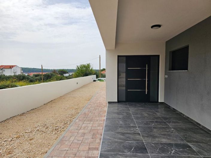 Image No.7-4 Bed Property for sale