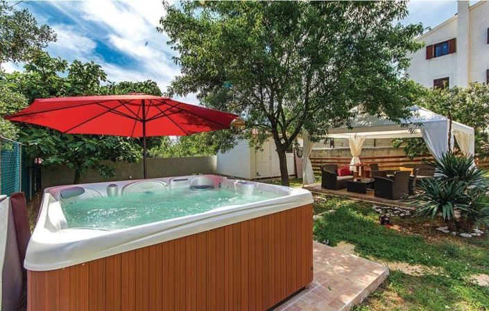 Image No.2-Propriété de 10 chambres à vendre à Croatie