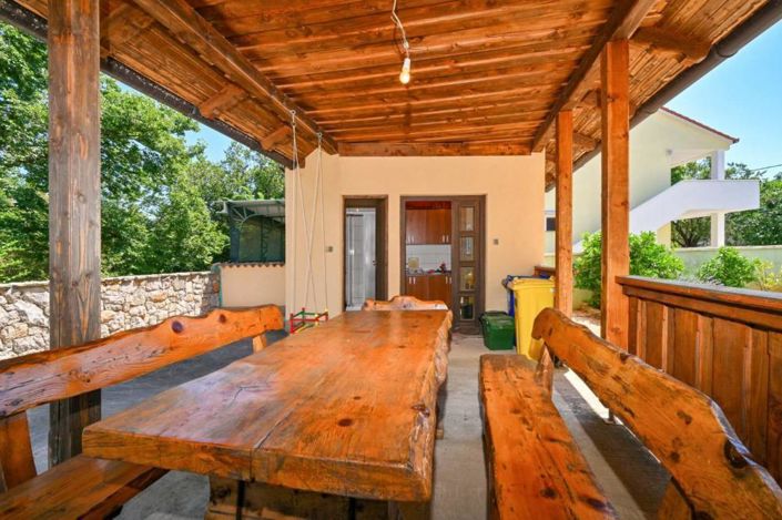 Image No.24-5 Bed Property for sale