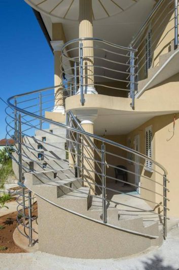 Image No.3-5 Bed Property for sale