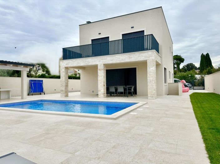 Image No.1-Propriété de 4 chambres à vendre à Croatie