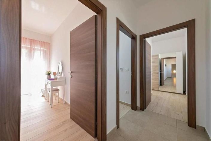 Image No.18-3 Bed Property for sale