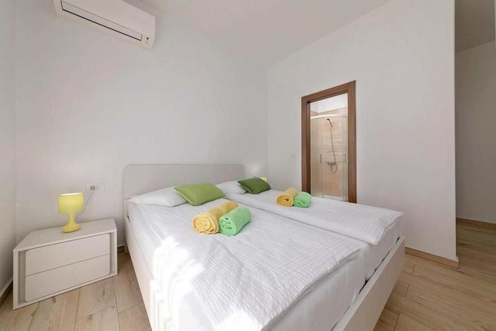 Image No.21-3 Bed Property for sale