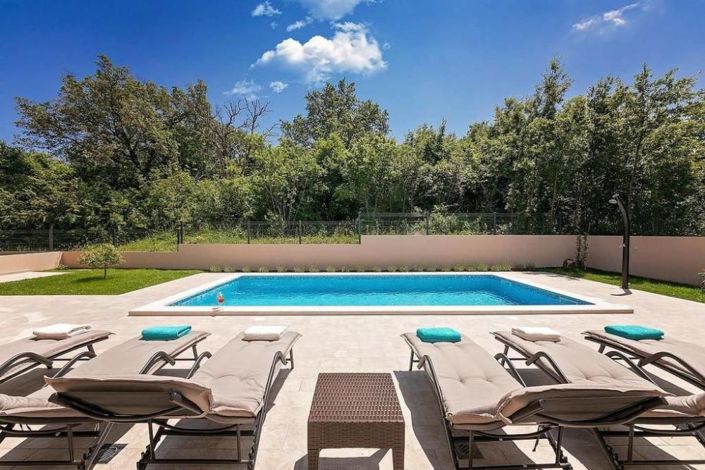 Image No.7-3 Bed Property for sale