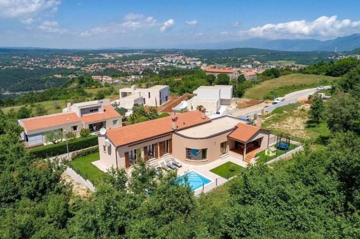 Image No.9-3 Bed Property for sale